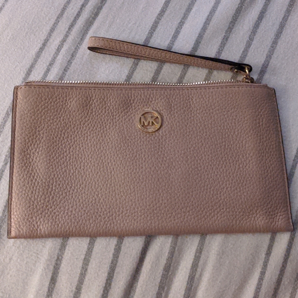 Michael Kors Zip Wristlet